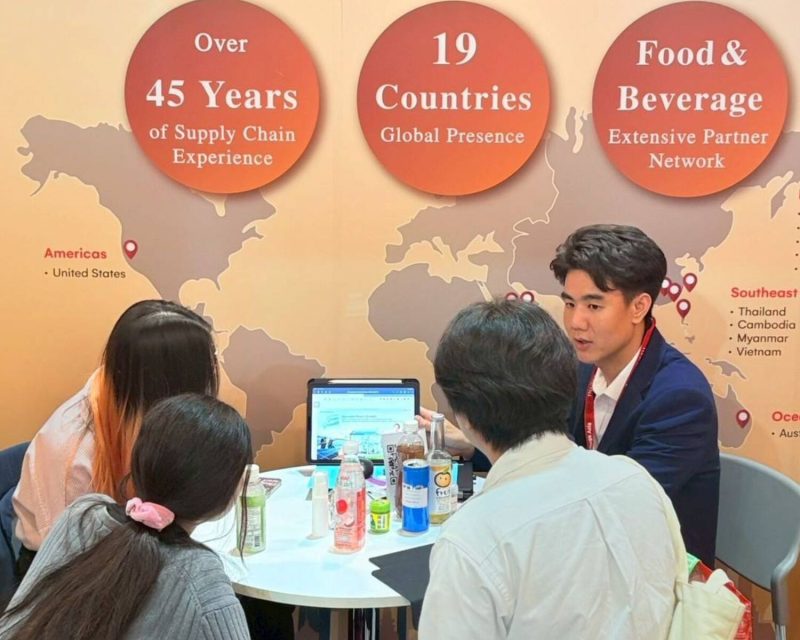 Siam signature at thaifex anuga asia 2025 with customer