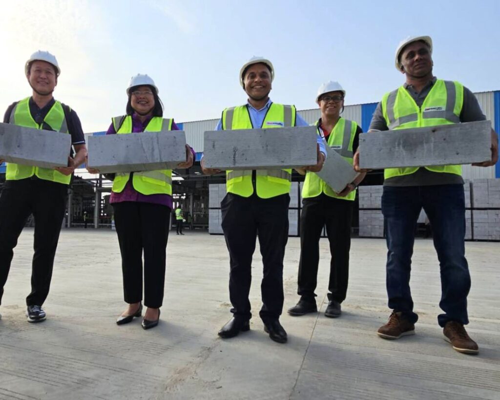 SCG International and Bigbloc team at JV Wall Panel factory