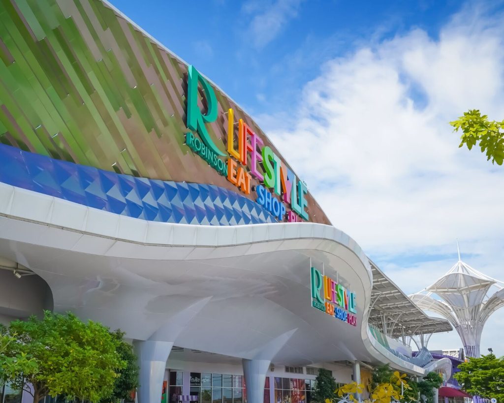 LED Solar Street Light Solutions by SCG International for Robinson stores Thailand