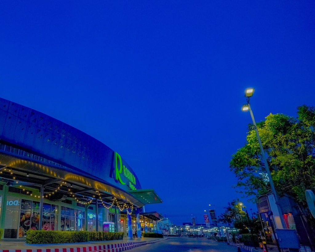 LED Solar Street Light Solutions by SCG International for Robinson stores Thailand